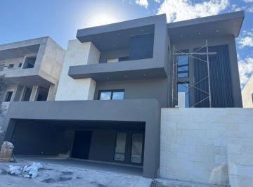 Casa de 4 habitaciones, Monterrey · Casa en Venta en 10 Mo. Sector de Sierra Alta, Carretera Nacional, Monterrey Nuevo León.
