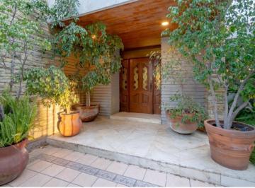Casa · 600m² · 3 Recámaras · 4 Estacionamientos · Casa en Venta Club de Golf Las Fuentes Puebla