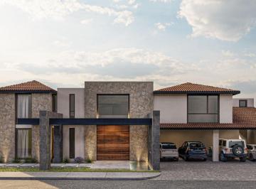Casa · 833m² · 5 Recámaras · 4 Estacionamientos · Venta de Casa en Saltillo Coahuila Norte El Campanario