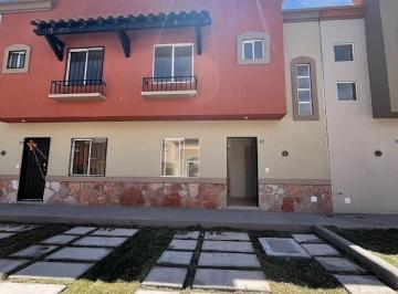 Casa · 3 Recámaras · 2 Estacionamientos · Veta de Casa en Fraccionamiento Real Solare