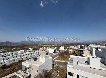 Casa de 4 habitaciones, El Marqués · Zibatá. Venta - Casa con Semisotano, Cuarto de Servicio, Roof Garden, 4 Recámaras