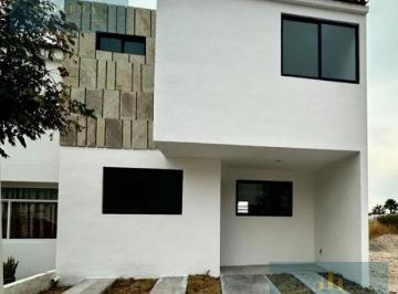 Casa · 135m² · 4 Recámaras · 2 Estacionamientos · Casa en Venta en Residencial Ciudad Maderas