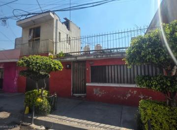 Casa · 134m² · 4 Recámaras · 1 Estacionamiento · Casa en Venta en La Colonia San Felipe de Jesús Para Remodelar