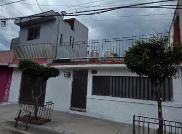 Casa · 134m² · 4 Recámaras · 1 Estacionamiento · Casa en Venta en La Colonia San Felipe de Jesús Para Remodelar