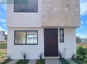 Casa · 92m² · 3 Recámaras · 2 Estacionamientos · Casa en Venta en Residencial Ciudad Maderas