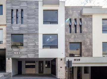 Casa · 260m² · 3 Recámaras · 3 Estacionamientos · Casa en Venta Paseo del Vergel