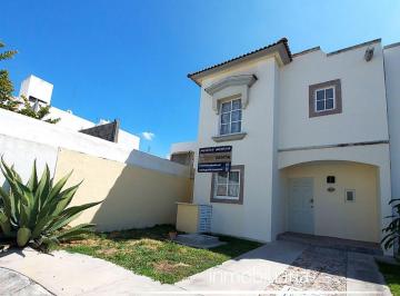 Casa de 3 habitaciones, Querétaro · Casa en Venta en Privada con Vigilancia. Sonterra
