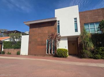 Casa · 418m² · 4 Recámaras · 4 Estacionamientos · Casa en Venta en La Cantera, Zona Norte, León, Gto.