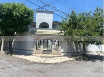 Casa · 510m² · 3 Recámaras · 4 Estacionamientos · Casa en Venta en Los Doctores