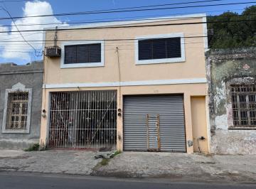 Casa de 4 habitaciones, Mérida · Casa en Barrio de San Cristóbal con Amplio Potencial.