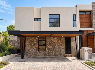 Casa de 3 habitaciones, Querétaro · El Arte de Vivir en Esquina - Altozano