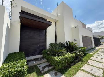 Casa · 545m² · 3 Recámaras · 3 Estacionamientos · Casa en Venta en Cañada del Refugio Sur León Guanajuato Zona Norte
