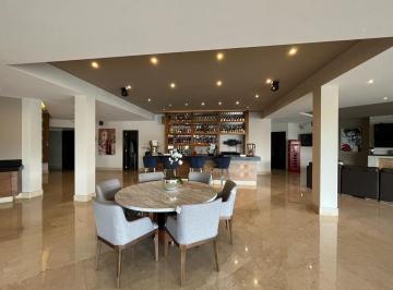 Casa · 1600m² · 4 Recámaras · 6 Estacionamientos · Casa en Venta en Bosques de Las Lomas