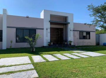 521090 · Casas en Venta en Canoas