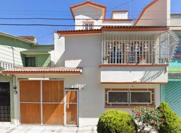 Casa de 4 habitaciones, Texcoco · Casa en Venta en Texcoco de Mora