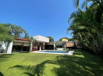 Casa · 460m² · 6 Recámaras · 2 Estacionamientos · Casa Univel en Venta, Zona de Sumiya