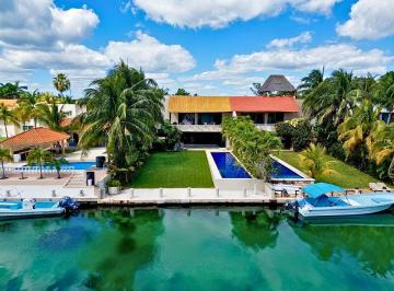 f75b39f52665dc54e08bb0732822f7eb92860da280821e4fb9a45835517d1b82 · Exclusive Waterfront Home With Pool And Private Dock | Puerto Aventuras