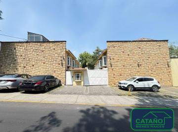 Casa en condominio · 210m² · 3 Recámaras · 3 Estacionamientos · Casa en Condominio en Venta, Lomas Quebradas, Av San Jeronimo