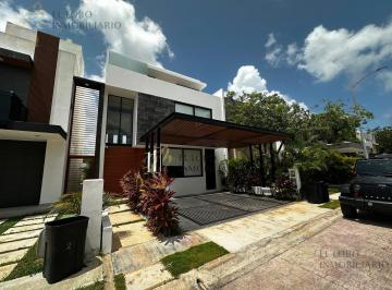 Casa · 280m² · 4 Recámaras · Cascasa en Venta Cancún | Residencial Río | 3 Niveles | Recámara en Planta Bajaa