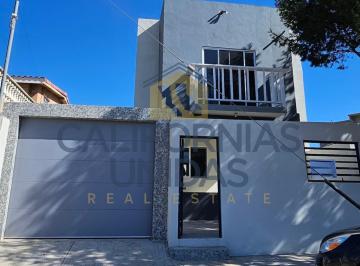 Casa de 3 habitaciones, Playas de Rosarito · Casa en Venta en Puerto Nuevo con Terraza y 3 Habitaciones