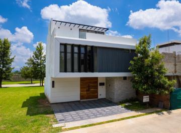 Ubicada dentro de Privanza Hábitat – Coto Ponto, en la exclusiva zona de Solares · Casa en Venta en Privanza Hábitat – Coto Ponto | Solares, Zapopan