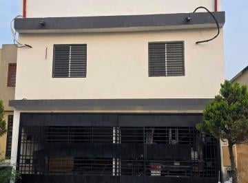 Casa · 210m² · 3 Recámaras · 2 Estacionamientos · Casa en Venta en Col. Paseo de Guadalupe