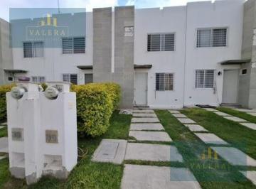 Casa · 74m² · 3 Recámaras · 1 Estacionamiento · Casa en Venta en Los Encinos