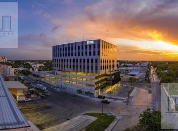 Oficina · 72m² · 3 Estacionamientos · Oficina Acondicionada en Venta en Summa Center