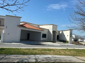 Casa · 405m² · 3 Recámaras · Casa en Venta Al Norte de Saltillo