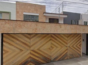 Casa de 4 habitaciones, Zapopan · Casa en Venta en Rinconada Torrijos Colonia La Alameda, Zapopan Jalisco.