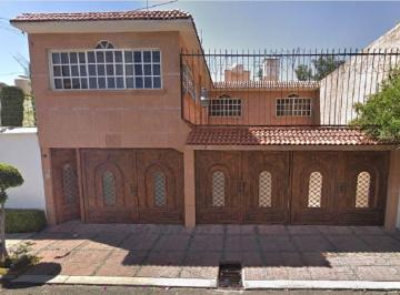 Casa de 3 habitaciones, Gustavo A. Madero · Casa en Lindavista, con Jardin, Patio, 3 Recamaras, 2 Estacionamiento, Cerca de Centro Comercial