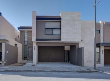 Casa · 237m² · 3 Recámaras · 2 Estacionamientos · Casa en Privanzas del Campestre