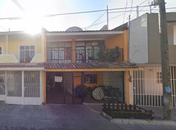 Casa de 3 habitaciones, Guadalajara · Casa en Aaron Joaquin en Remate
