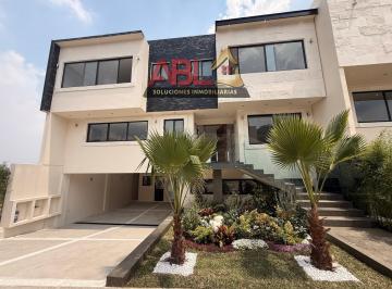 Casa en condominio · 560m² · 4 Recámaras · 4 Estacionamientos · Casa en Condominio en Venta en Bugambilias Alcatraces, Bosque Real