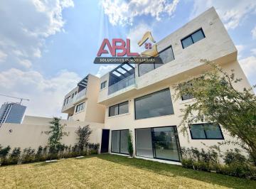 Casa en condominio · 560m² · 4 Recámaras · 4 Estacionamientos · Casa en Condominio en Venta en Bugambilias Alcatraces, Bosque Real