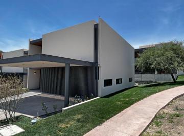 Casa de 3 habitaciones, Querétaro · Casa en Venta en Altozano Querétaro Diseño Contemporáneo, Amplitud y Una Forma Inteligente de Vivir