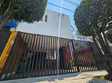 Casa · 236m² · 3 Recámaras · 2 Estacionamientos · Casa en Venta en Hacienda de Echegaray, Naucalpan de Juarez