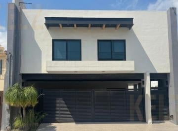 Casa · 560m² · 3 Recámaras · 3 Estacionamientos · Casa en Ampliacion Unidad Nacional (Ampliación)