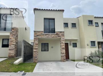 Casa · 108m² · 3 Recámaras · 2 Estacionamientos · Venta/renta Casa Capital Sur