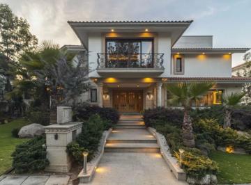 Casa de 4 habitaciones, Huixquilucan · Casa en Venta en Fuente de Las Lomas, Interlomas
