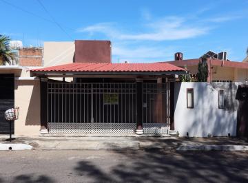Casa · 160m² · 3 Recámaras · 1 Estacionamiento · Casa en Fraccionamiento Flores del Valle