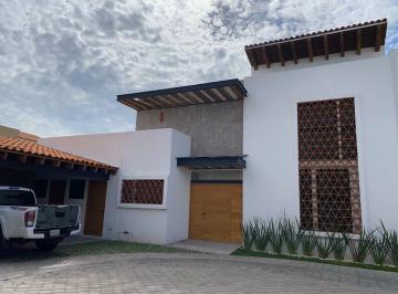 Casa · 256m² · 3 Recámaras · 2 Estacionamientos · Casa en Venta en San Pedro Cholula, Zerezotla, 4 Habitaciones