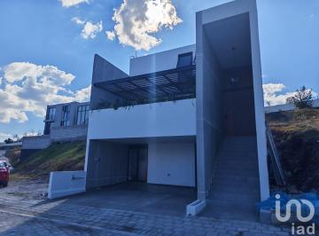 Casa · 244m² · 3 Recámaras · 2 Estacionamientos · Casa en Venta en Parque Alcumbre Lomas de Angelopolis