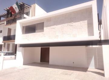 Casa de 3 habitaciones, Querétaro · Residencia en Lomas de Juriquilla con Roof Garden, Jardín y Espacios Para Vivir a Tu Ritmo