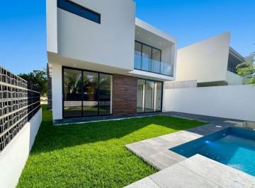 Casa de 4 habitaciones, Benito Juárez · Casa con Alberca Privada en Venta, Lagos del Sol, Cancún