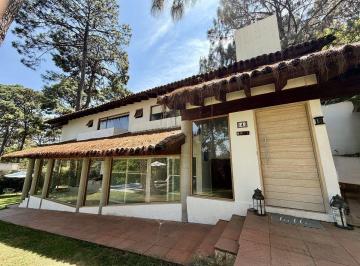 74d00cbe13a4d41da75f280e8e9bcdc3ffcf62783f734db5af9a496fb16df751 · Casa en Venta Valle de Bravo/ Avandaro