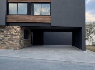 Casa de 4 habitaciones, Santiago · Casa Nueva en Altares Residencial con Recamara en Pb