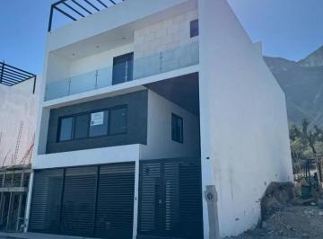 1 · Casa en Venta en Cumbres Elite Premier
