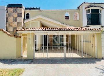 Casa en venta en la colonia Las Águilas, con 240 m2 de construcción.

PB: Cuenta · Casa en Venta en Las Águilas Zapopan