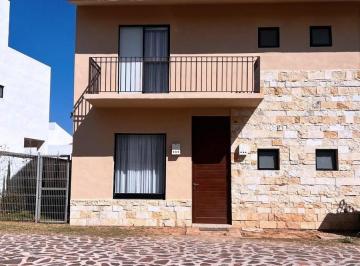 Casa · 230m² · 3 Recámaras · 2 Estacionamientos · Casa en Renta y Venta Hacienda Valbuena Residencial San Luis Potosi